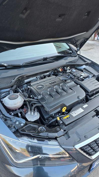 Продавам Seat Leon ST (комби), началото на 2020 г., с икономичния 1.6 TDI дизелов двигател – 110 к.с.