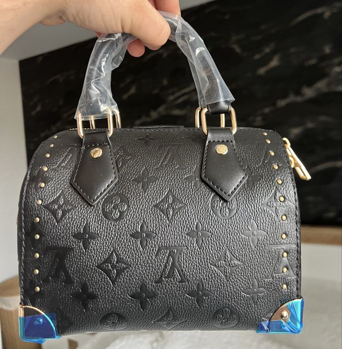 Дамска чанта нова / Louis Vuitton Black Monogram Empreinte Leather Handbag – Gold Hardware – New/Unused