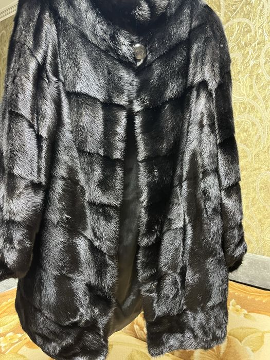 Продам норковую шубу.