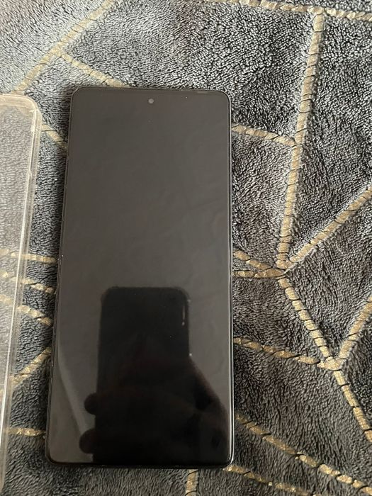 Продам телефон  Tecno camon 30