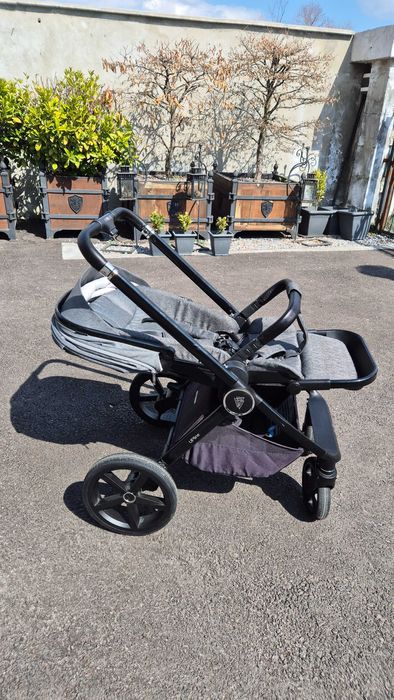 Количка Venicci Upline Slate Grey + Кошница Britax Römer Baby Safe Pro