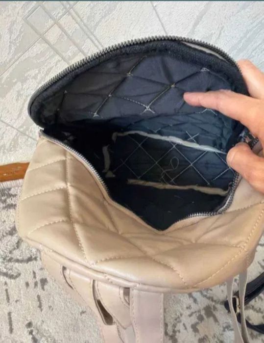 Бежевая сумка рюкзак