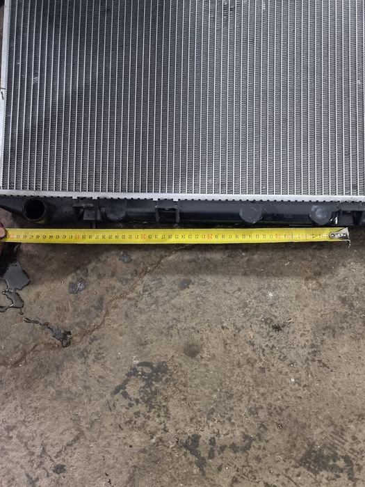Радиатор Nissan Preria