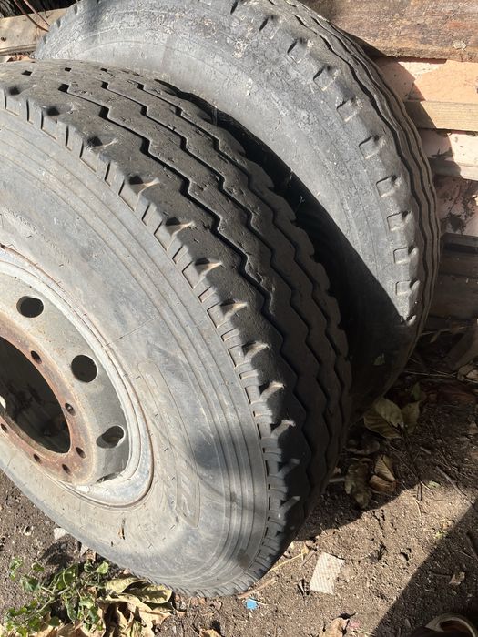 Продам резина на грузовое авто