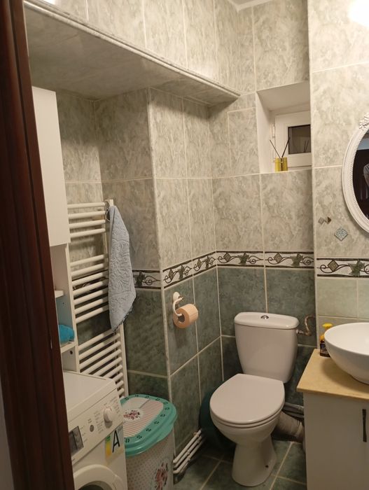 Închiriez apartament