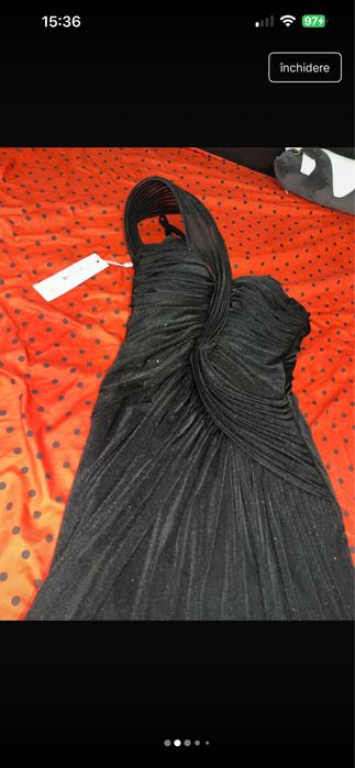 Rochie neagra cu sclipici nașă Paula Richi