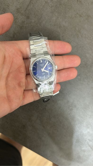 Продам часы Tissot PRX