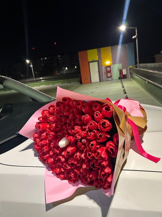 Buchete de flori lalea/trandafiri