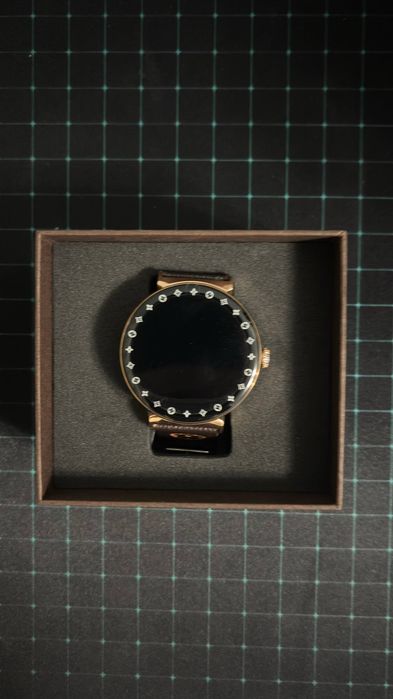 Срочно продам новый смарт часы