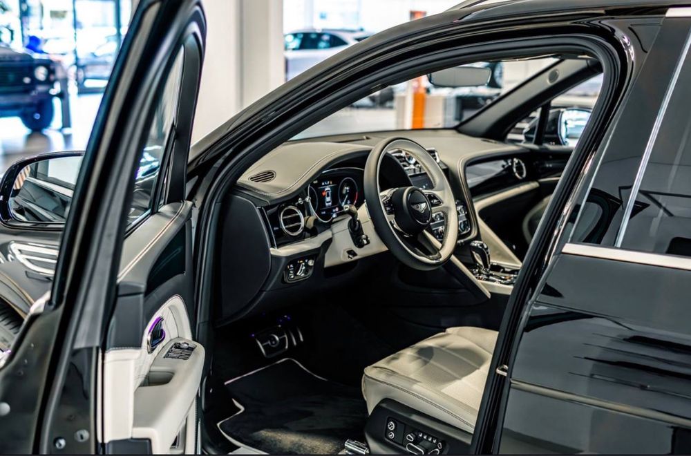 Bentley Bentayga EWB Azure First Edition  2026