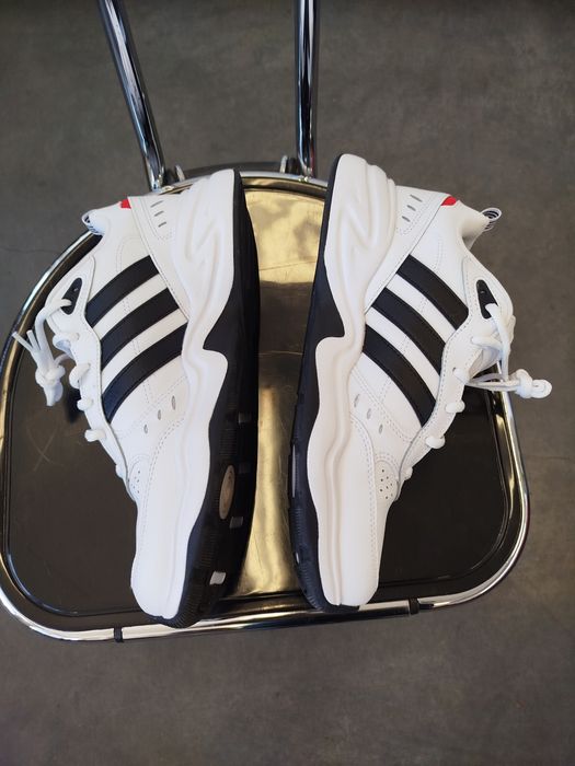 Оригинални Adidas №44 2/3 – като нови, с гаранция и касов бон