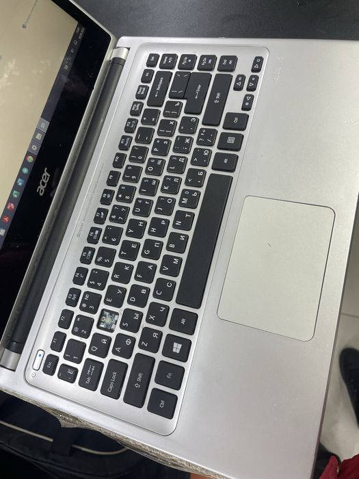 Acer notebook srochniy sotiladi