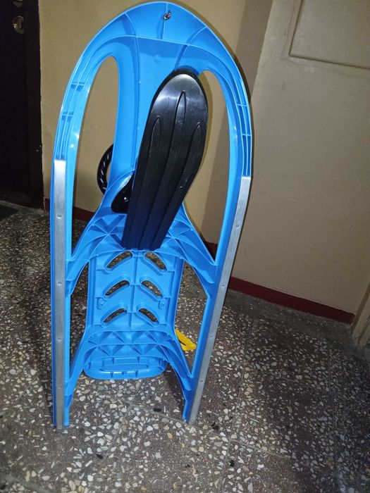 Sanie cu spătar detașabil, stare foarte buna