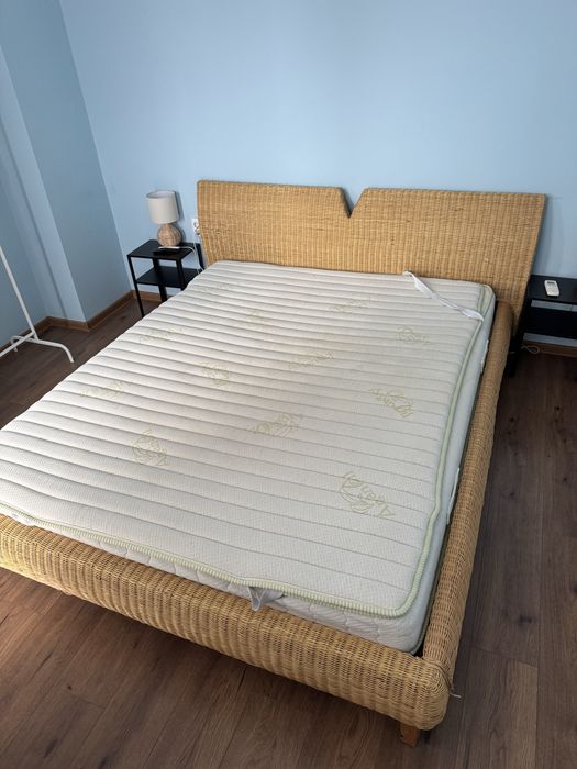 Спалня от ратан с матрак. От естествен ратан  в добро състояние!