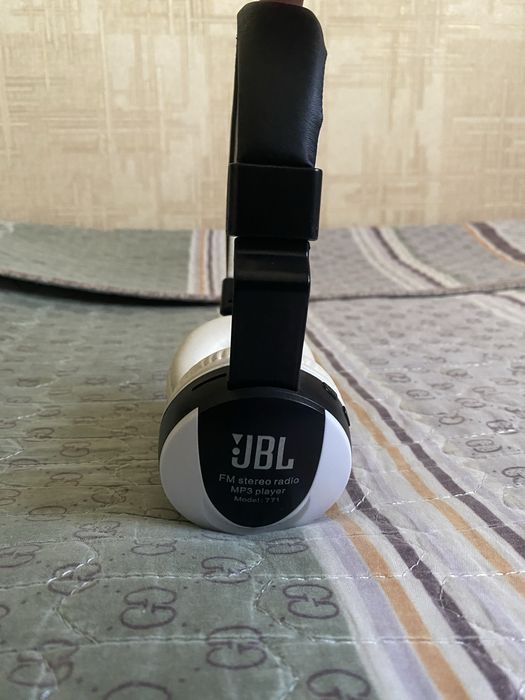 Наушники JBL MP3 player