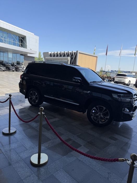 Toyota land cruiser 200