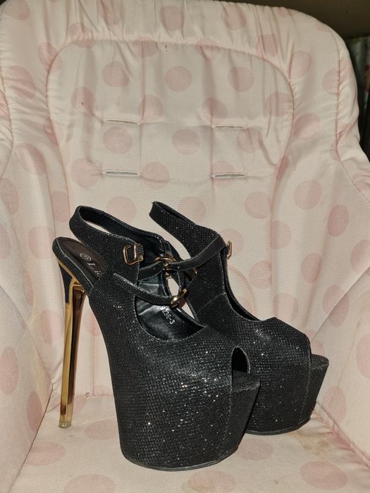 Туфли на шпильке