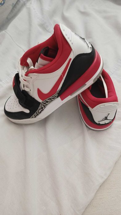 Маратонки Nike Air Jordan Legacy