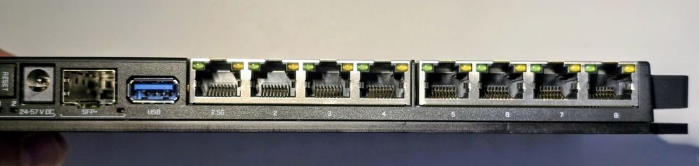 Router Mikrotik RB5009 UG+S+IN