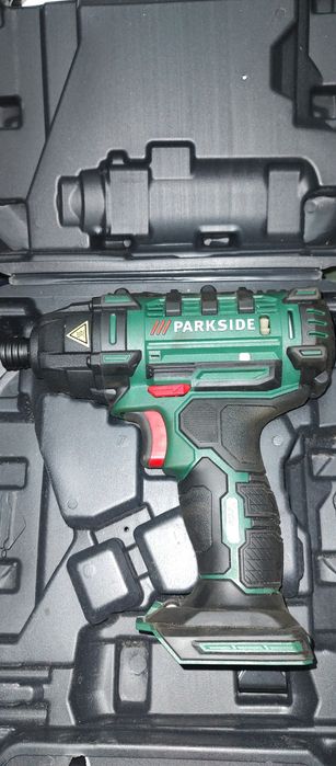Mașină de înșurubat cu impact parkside