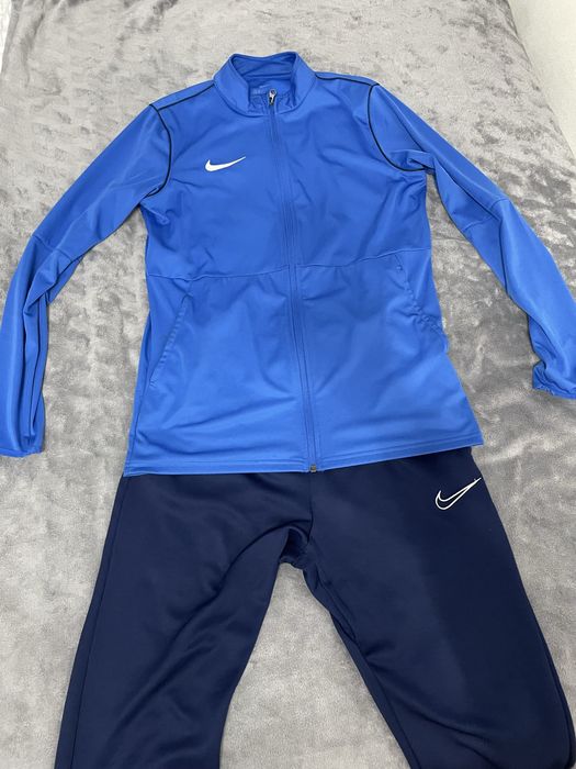 Спортивный костюм Nike