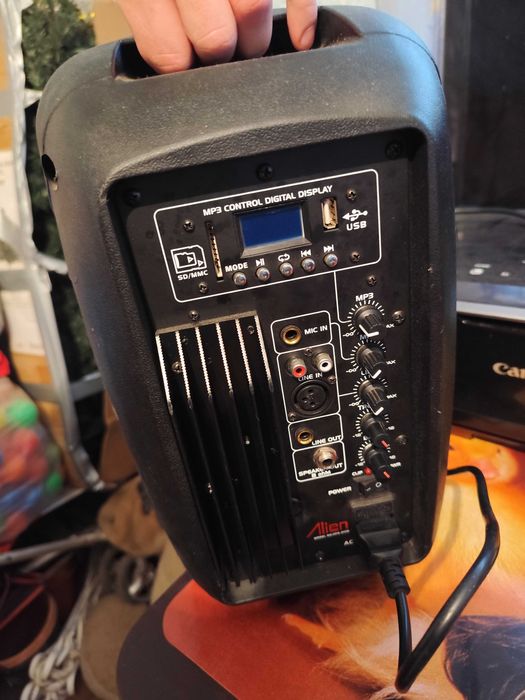 Vând/Schimb Boxe Alien + Jocuri de luminii