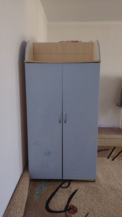 Двухяростный кровать