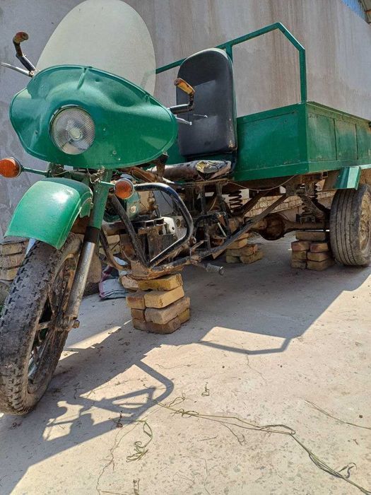 Motosikil Srochna sotiladi