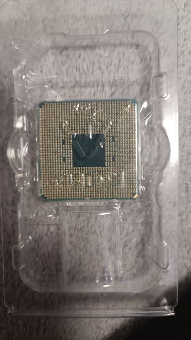 AMD Ryzen 7 2700