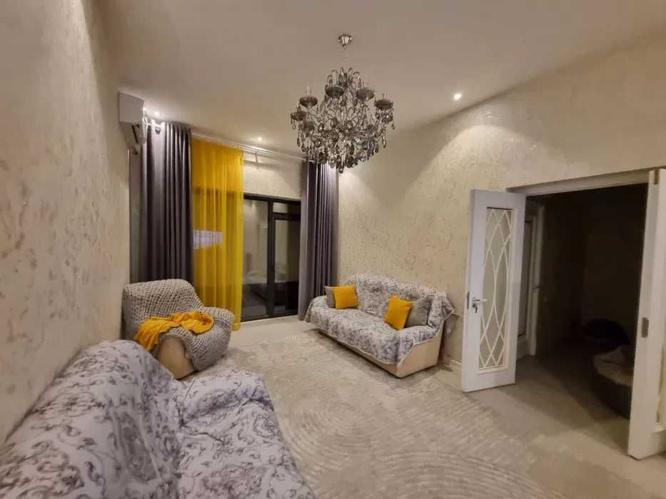 Yangihayotda 90 m2 4 xonali +meb +tex Srochno uy sotiladi