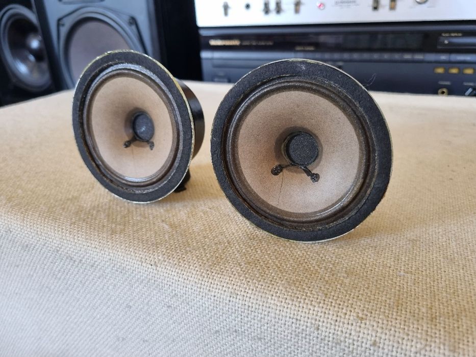 Set Difuzoare Medii Grundig. 4 ohms, 10 watts, 8,9 cm. Impecabile