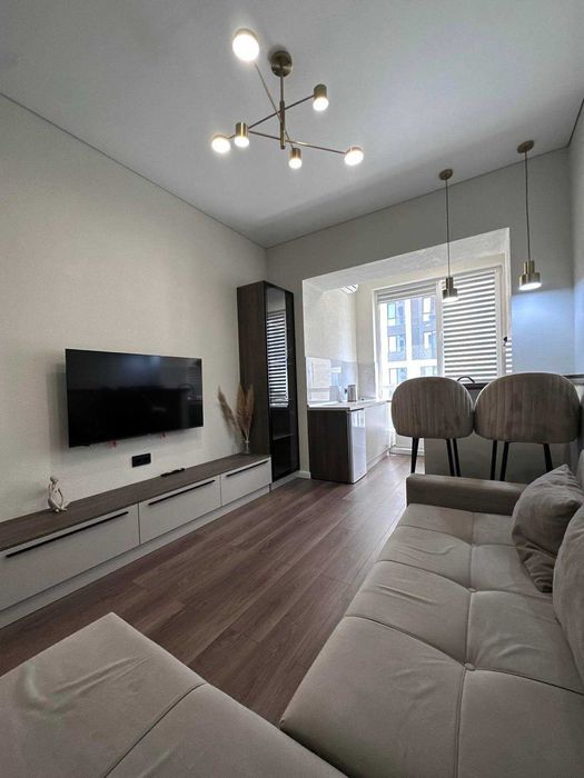 Срочно ! Сдаю  2х ком кв-ру Жк Пойтахт Гавхари Ц2 Алайский А3