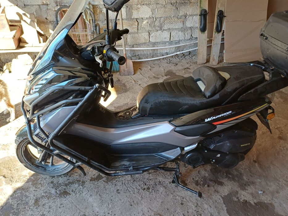 Продам скутер N-Max