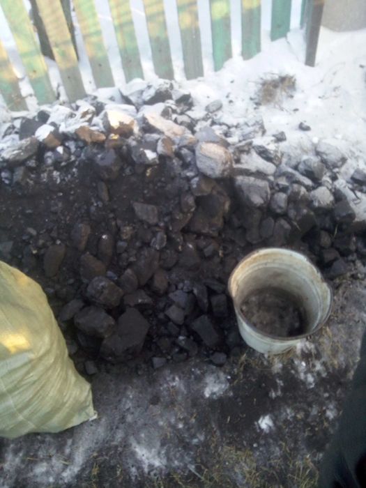 Продам уголь дрова в мешках. Доставка.
