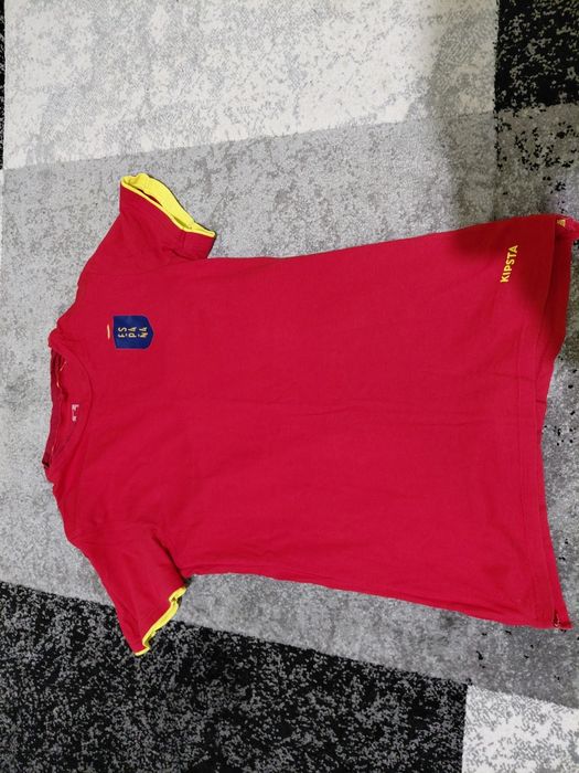 Tricouri de fotbal sau alte sporturi cu țări