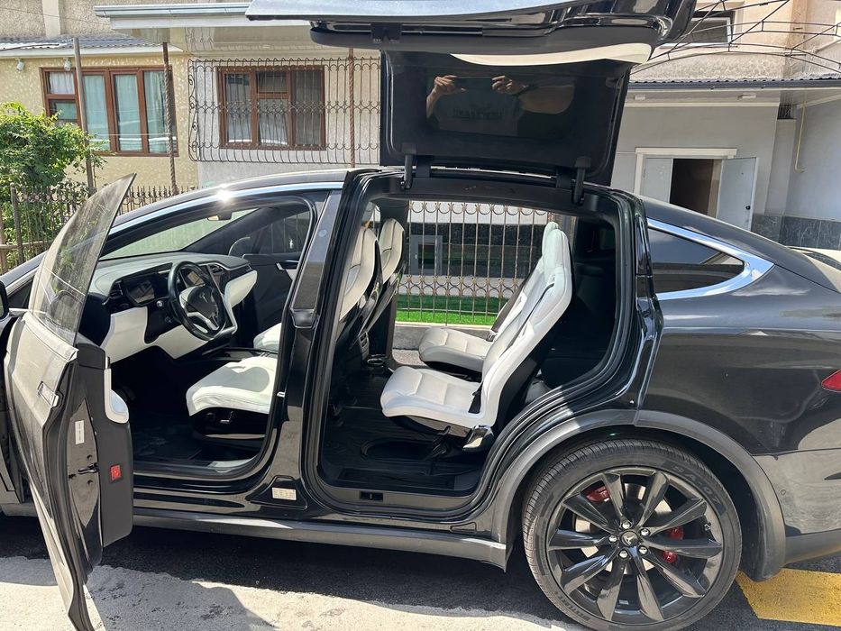 Tesla X model сотилади Американка