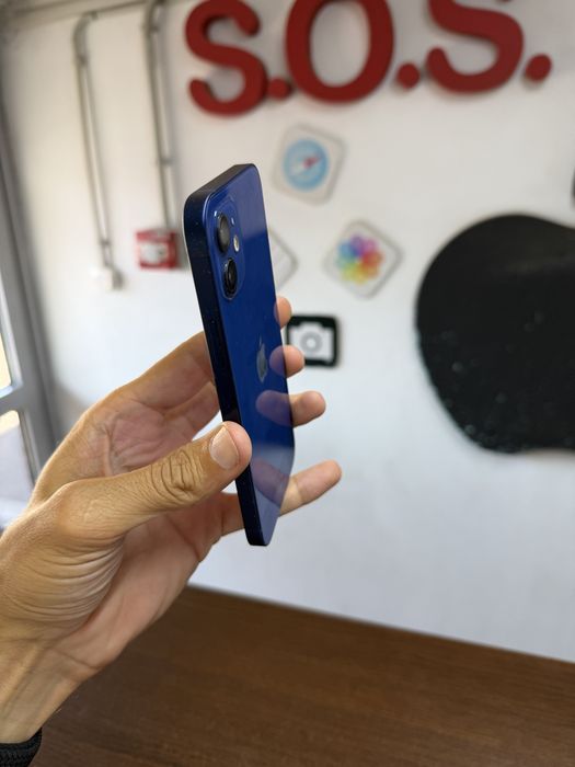 Vand Iphone 12 blue