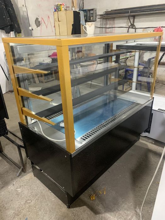 Витринный холодильник