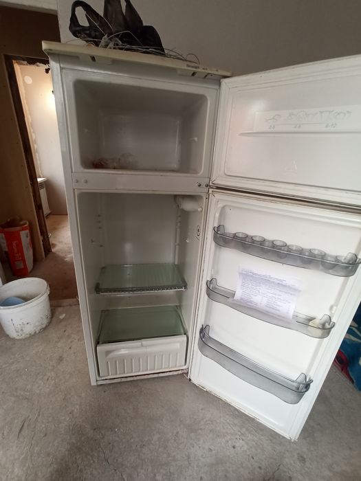 Холодильник рабочем состоянии