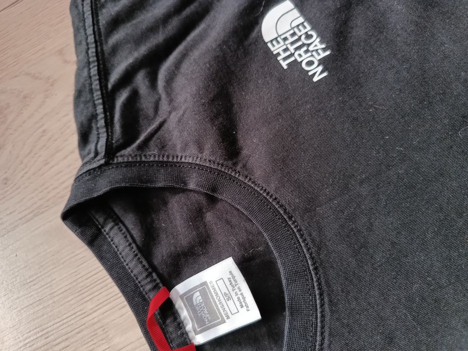 Tricou The North Face.