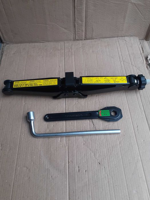 Cric,cheie de roti MERCEDES ML, GL, GLE, GLS, GLC, GLK, GLA