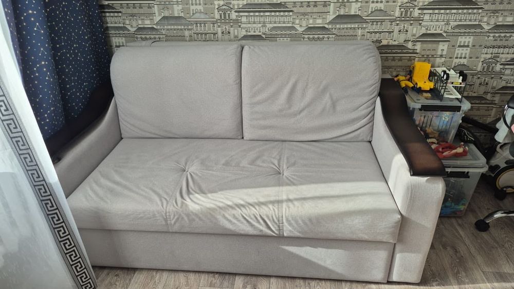 Продам раскладной диванчик.