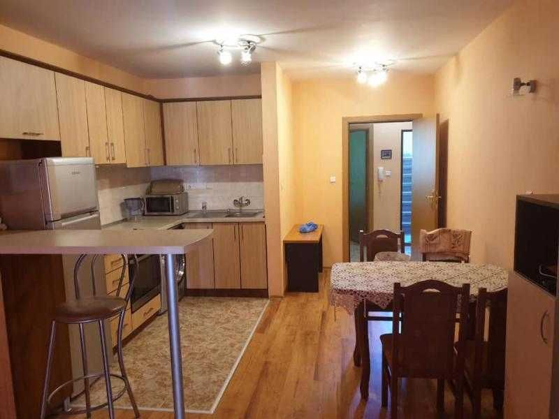 Двустаен апартамент под наем в Центъра