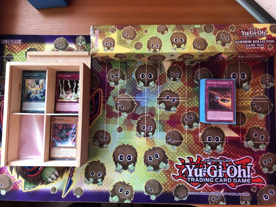 Yu-Gi-Oh карти (Machina deck+game mat)