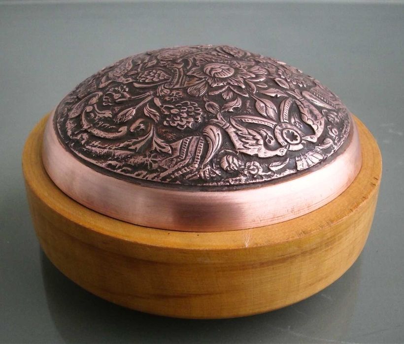 Кутия за бижута с медна пластика