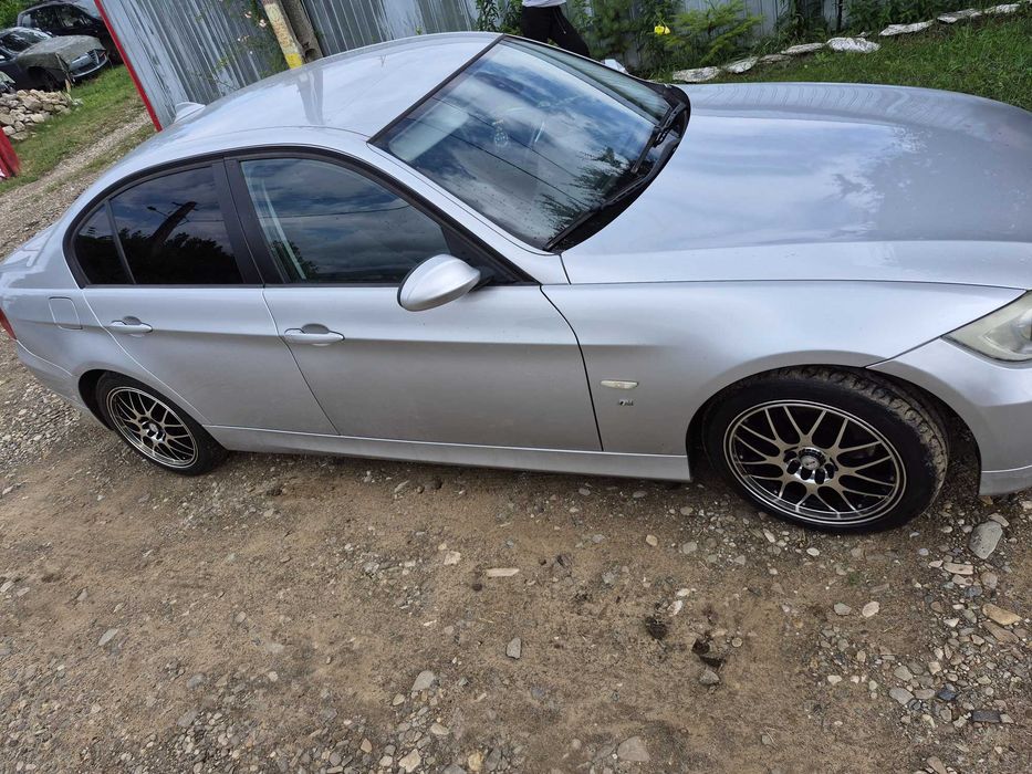 Bmw E90 2009. 2.0 Benzină