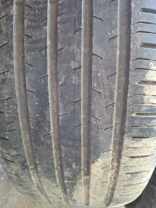 Продам шины 235/55/18 континенталь