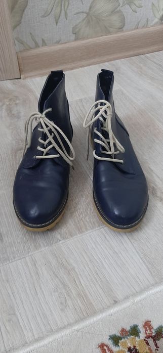 Продам демисезонный ботинка