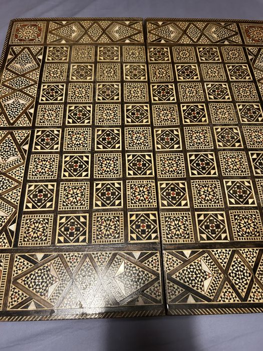 Уникална табла 50/50 интарзия