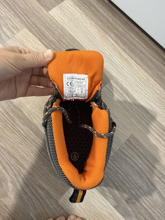 Продам спец.обувь